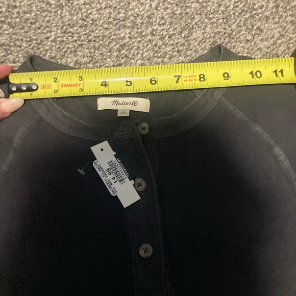 NWT Women’s Madewell Garment Dyed Raglan Henley Tee/ small/coal - Picture 9 of 11